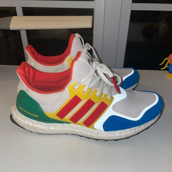 adidas Ultra Boost DNA x Lego MultiColor ❤️💛💚💙Woman’s 7 RARE Sneakers - Picture 2 of 12